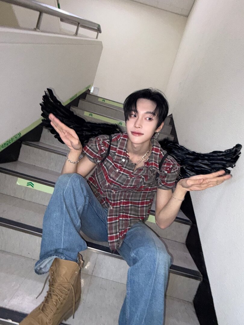 selfolssi ♤ tweet media