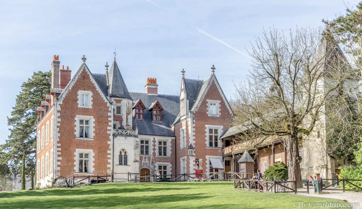 Château du Clos Lucé tweet media