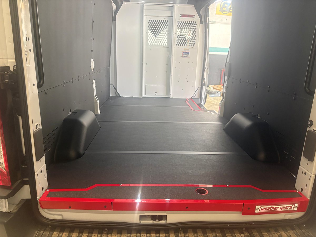 oshtruckandjeep's tweet image. Installed a Weather Guard bulkhead and Rigid Floor — simple upgrades that make a big impact. 

Better protection, cleaner look, and a more functional workspace all around.  

Let's talk ☎️ 214-79HITCH  

#Upfit #WorkVan #WeatherGuard #ContractorLife