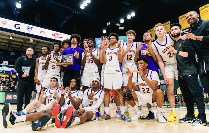 Riordan Basketball tweet media