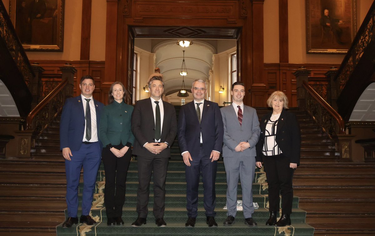 Lisa Thompson tweet media