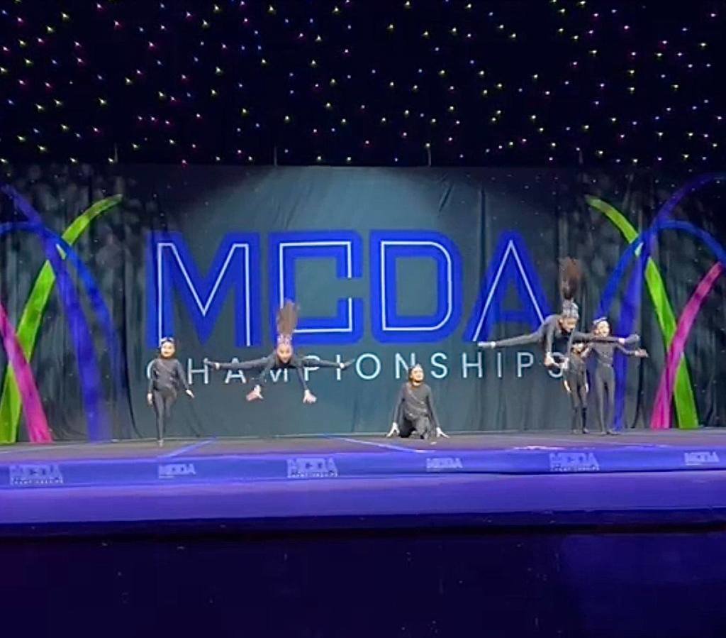 JCMartinESLISD's tweet photo. JCM Sapphires competed at the MCDA Competition at Six Flags and made our school incredibly proud! 💙💛
🏆 1st Place – Team Military
🏆 1st Place – Jazz Trio
🏆 1st Place – Janie Youth Soloist Jazz https://t.co/RKLIwVxMOM