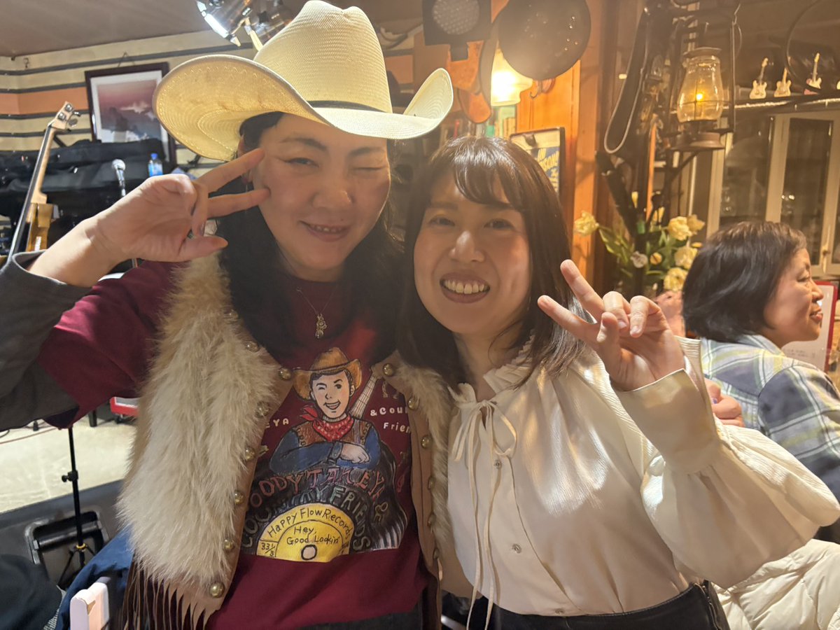 teppeikuntouch1's tweet photo. 本日も良い夜でしたー🤠カントリーヨーデル一番いけた！
そして楽しく飲んだ（笑） https://t.co/dt5migQ7Ec