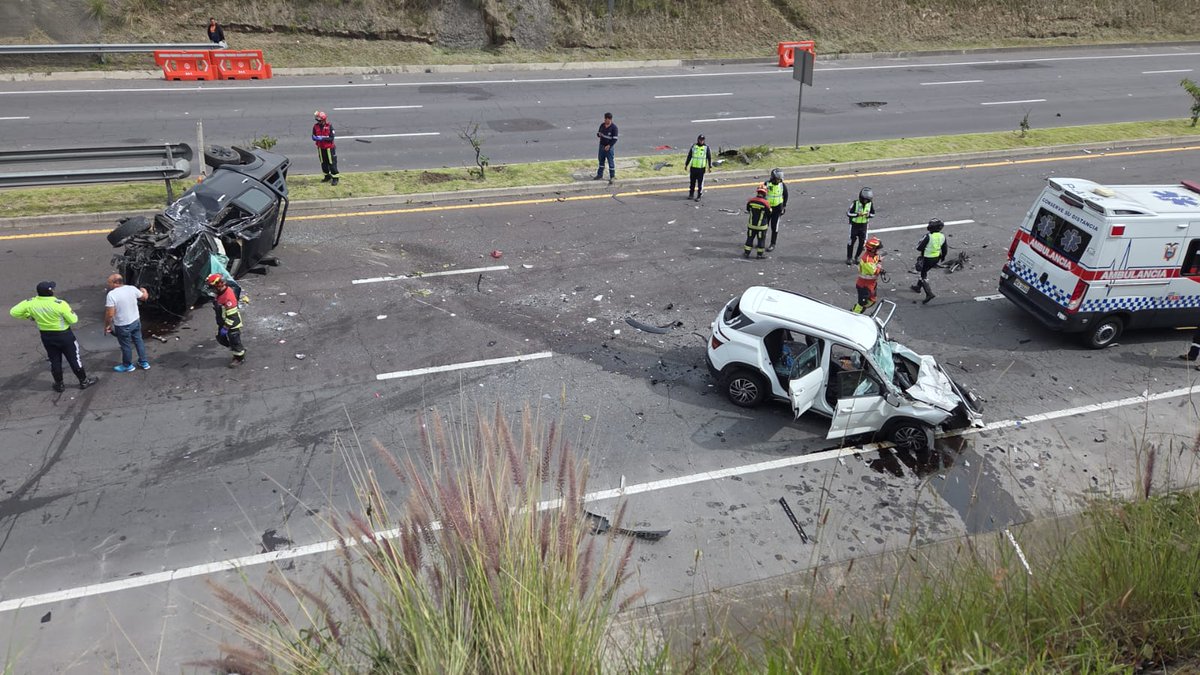 ElKonejo tweet media