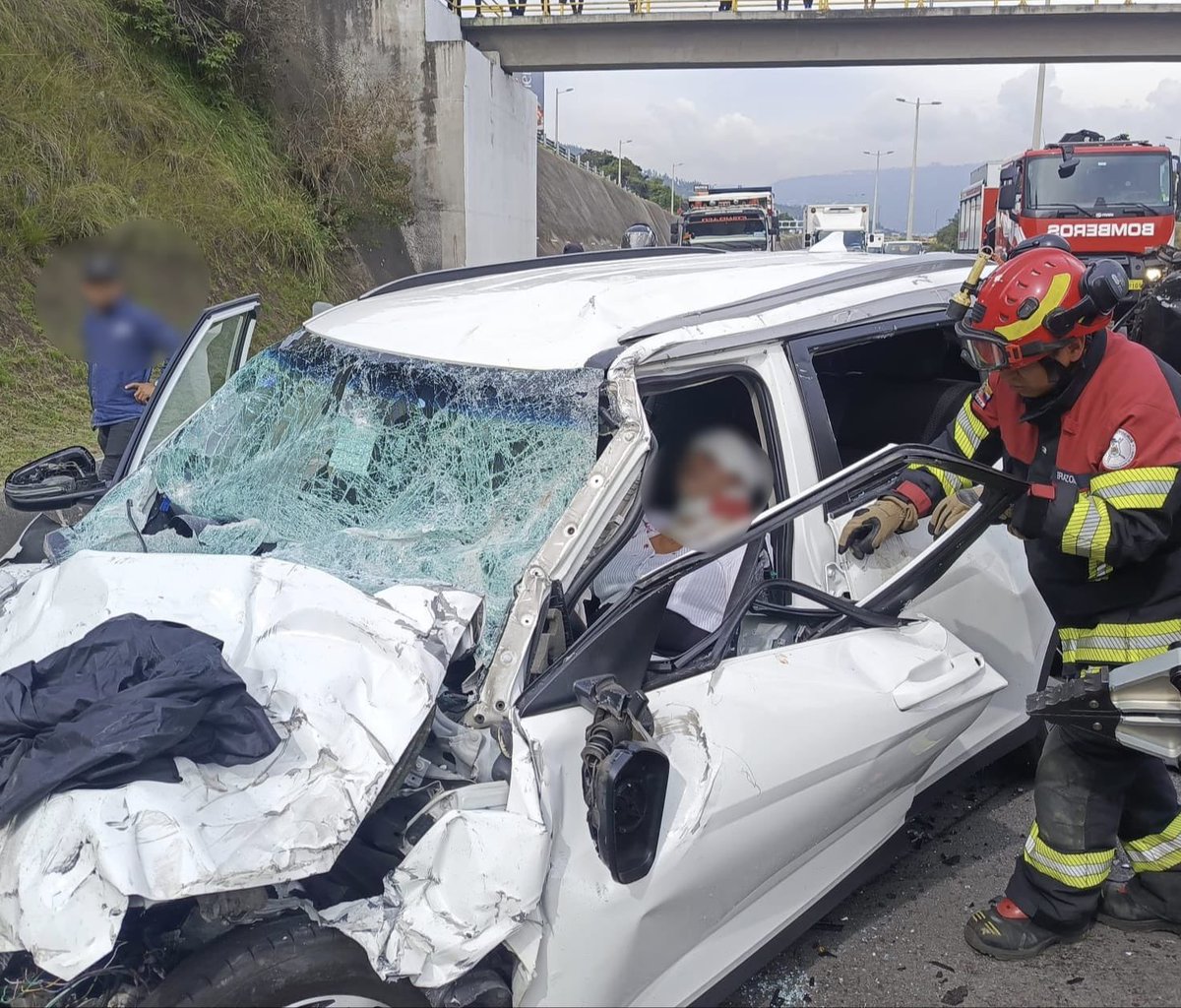 Bomberos Quito tweet media