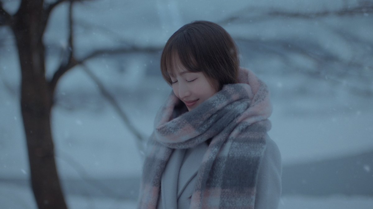 [STAFF]
ニューアルバム『JEKYLL』に収録される「SMILING」のMVを公開！

ももいろクローバーZ 百田夏菜子さん出演。
新潟県小千谷市の雪原で撮影された、美しく叙情的な映像となっています。
是非チェックしてください。

▼MV
youtu.be/61pFOvuzt24

#HYDE
#JEKYLL
#SMILING
#ももいろクローバーZ