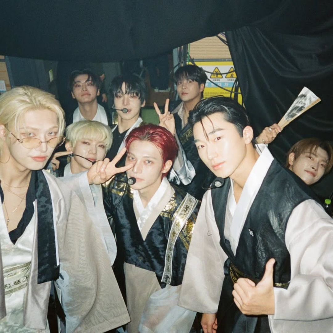 fxonatz's tweet image. hello hello new oomfs from #tinytown!

- i only stan ateez
- hardcore votiny
- i'm an ot8 truer so don't speak ill of any of the boys
- i'm brazilian so my tweets are mostly in portuguese, but since there's no language barrier in fandoms, welcome and fighting ✨