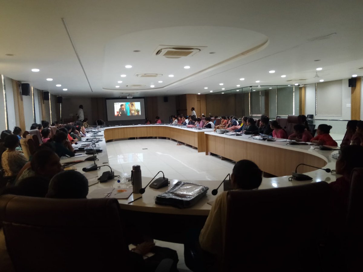 સાબરકાંઠા જિલ્લાની આઇસીડીએસ શાખામાં નવ નિમણુંક પામેલ કાર્યકરને ઇન્કલ્યુંસીવ તાલીમ આપવામાં આવી.<a href="/CollectorSK/">Collector Sabarkantha</a> <a href="/sabarkanthadp/">DDO Sabarkantha</a> <a href="/manisha_vakil/">Dr. Manisha Vakil</a> <a href="/InfoGujarat/">Gujarat Information</a> <a href="/WCDGujarat/">Women & Child Development, Govt of Gujarat</a> <a href="/MinistryWCD/">Ministry of WCD</a> <a href="/CMOGuj/">CMO Gujarat</a>