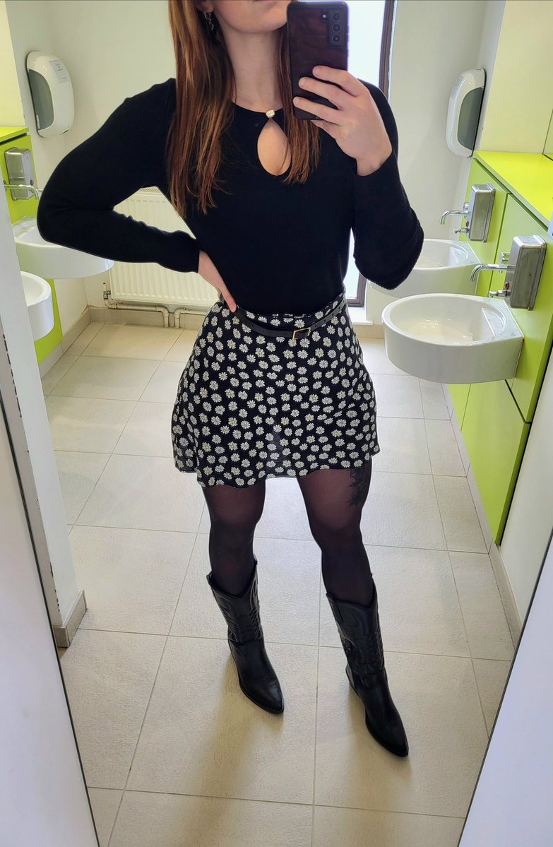 RxRedHead tweet media