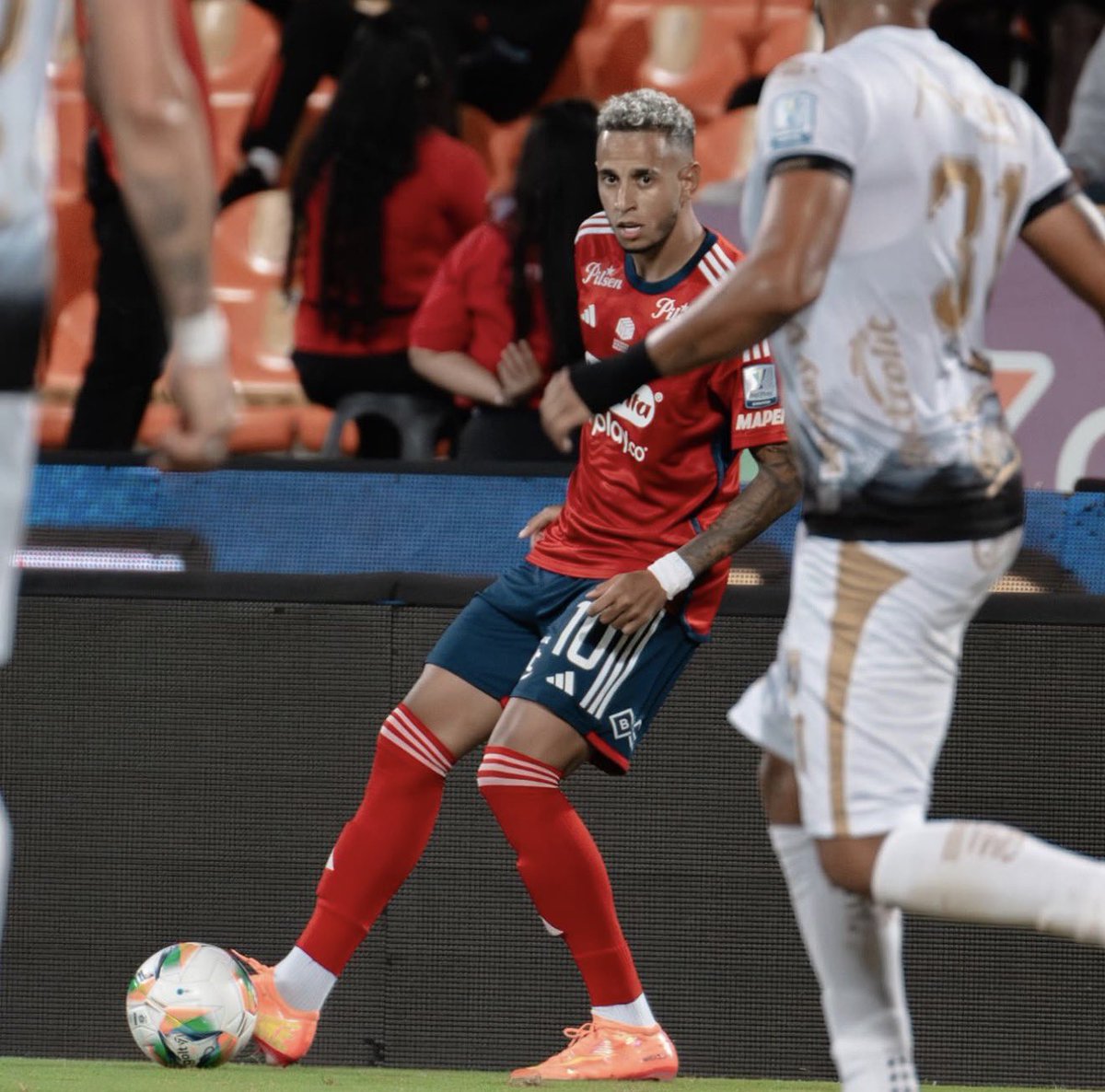 PSierraR's tweet photo. 🚨 Finalmente Marcus Vinicius (29) no se unirá al #Pereira, por motivos personales. El extremo brasileño seguirá como agente libre 🔴🟡 https://t.co/ZPbyBolPTQ