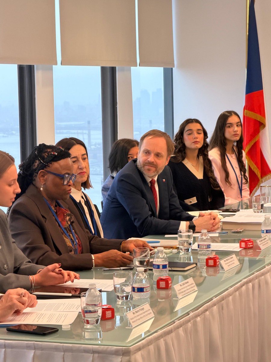 CZAmb_Nairobi's tweet image. ⚖️ Truly special guest, Chief Justice of Kenya 🇰🇪 @CJMarthaKoome, at the #Czech 🇨🇿 event “Judicial Literacy Through Education” organized by @CZMissionNY with @UNESCO during #CSW70 🌍. Critical role of education in empowering women with skills to understand their rights.
🇨🇿🤝🇰🇪