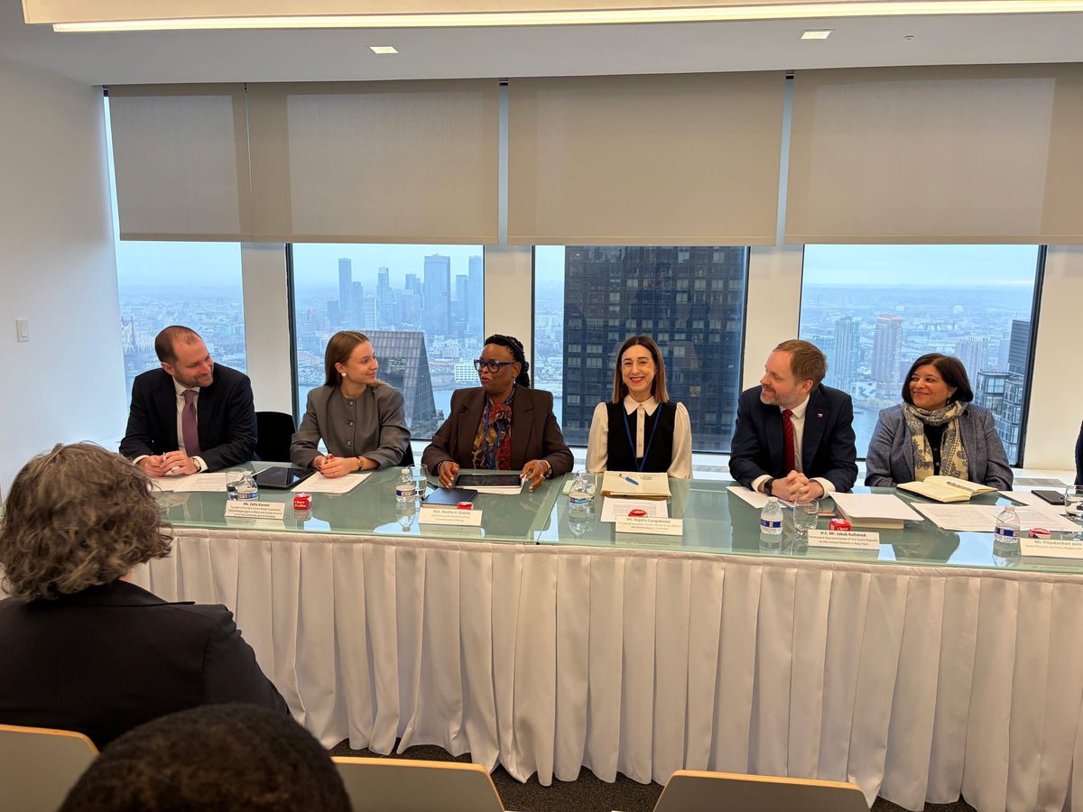 CZAmb_Nairobi's tweet image. ⚖️ Truly special guest, Chief Justice of Kenya 🇰🇪 @CJMarthaKoome, at the #Czech 🇨🇿 event “Judicial Literacy Through Education” organized by @CZMissionNY with @UNESCO during #CSW70 🌍. Critical role of education in empowering women with skills to understand their rights.
🇨🇿🤝🇰🇪