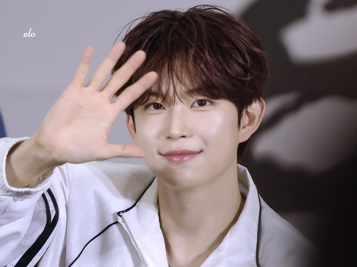 ๐๐๐ tweet media