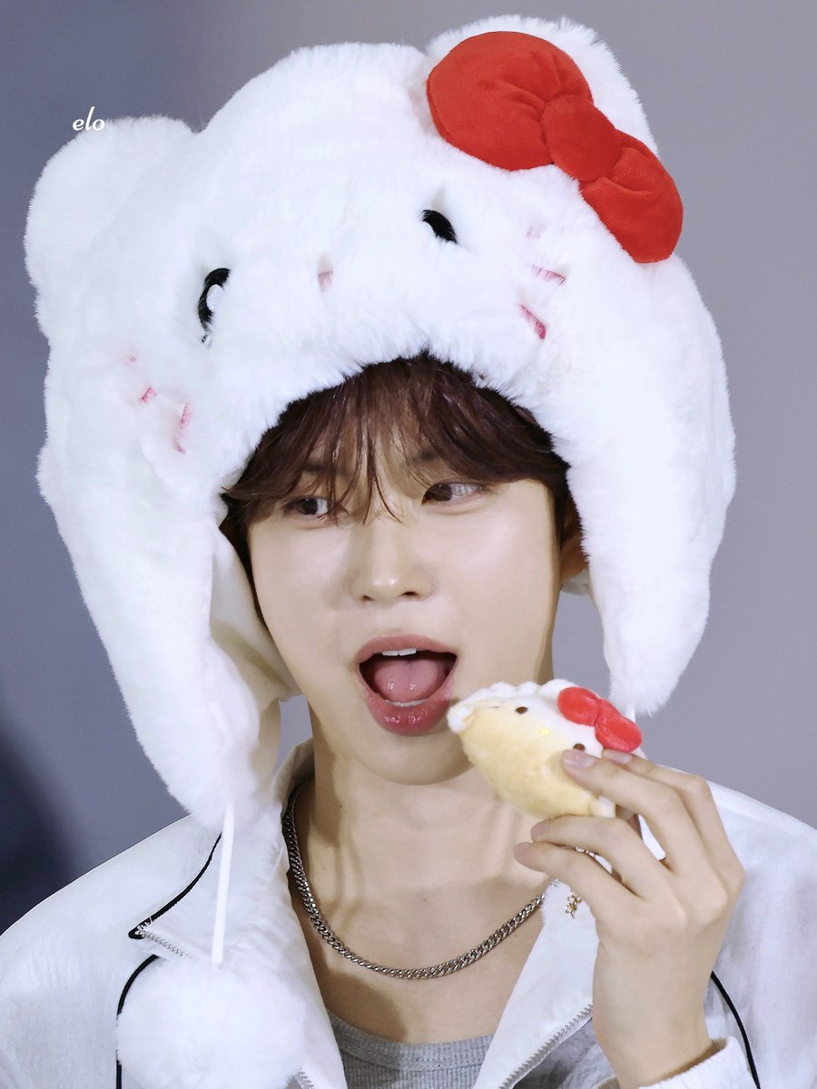 ๐๐๐ tweet media