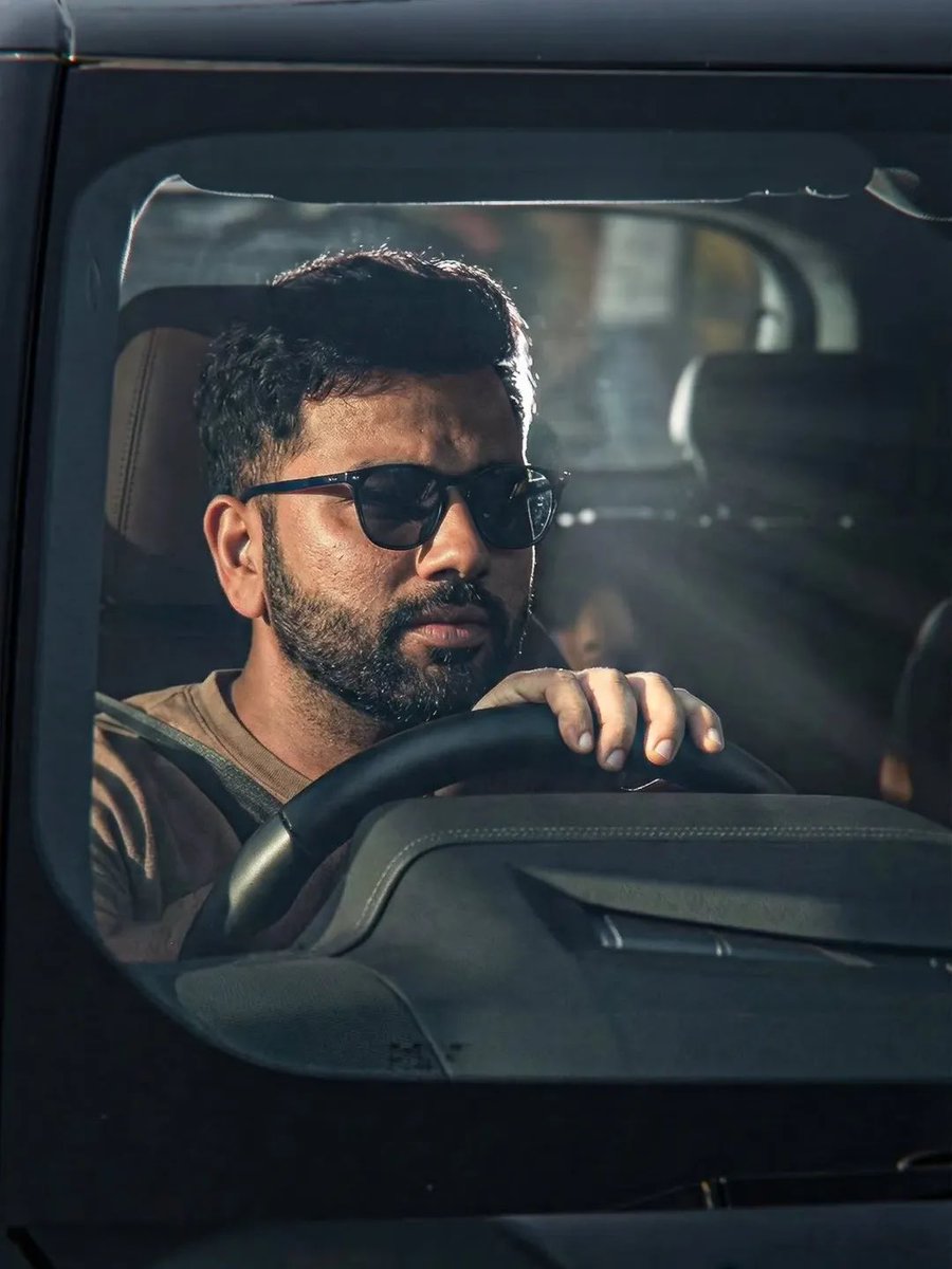 Prashasawant's tweet image. Cruising through the chaos.

#RohitSharma #DriveMode #BehindTheWheel #RoadVibes #ClassicStyle