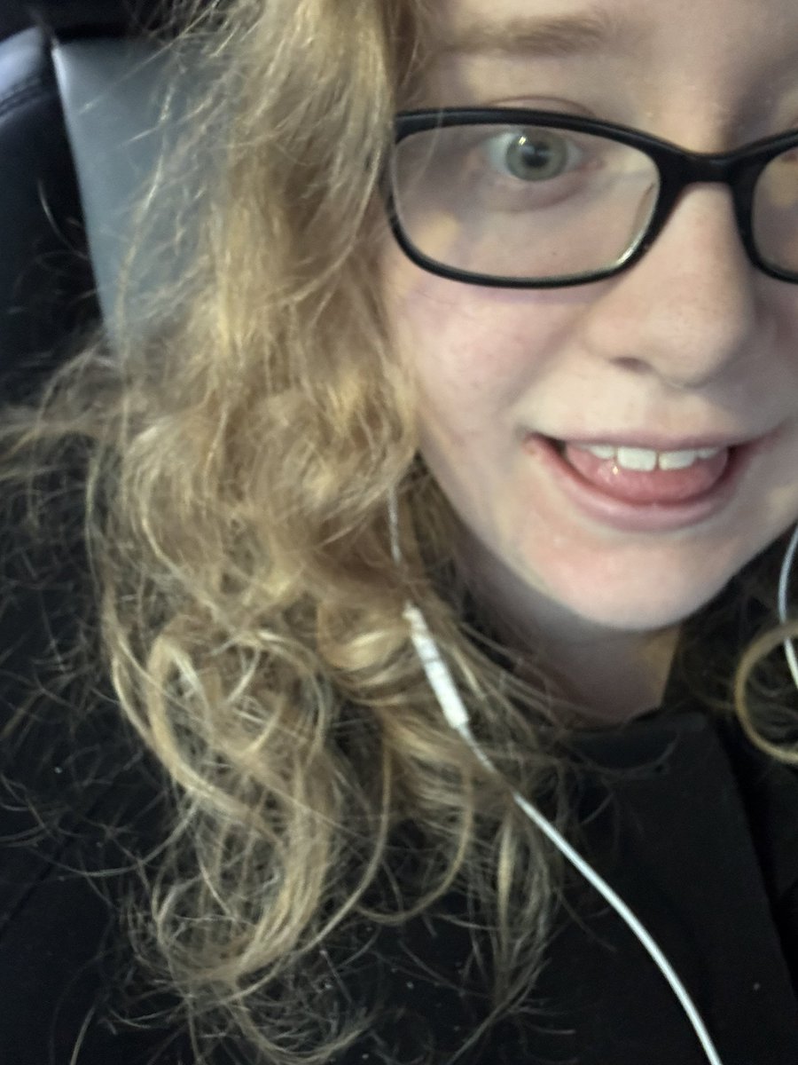 Sinny🌙 • she/her tweet media