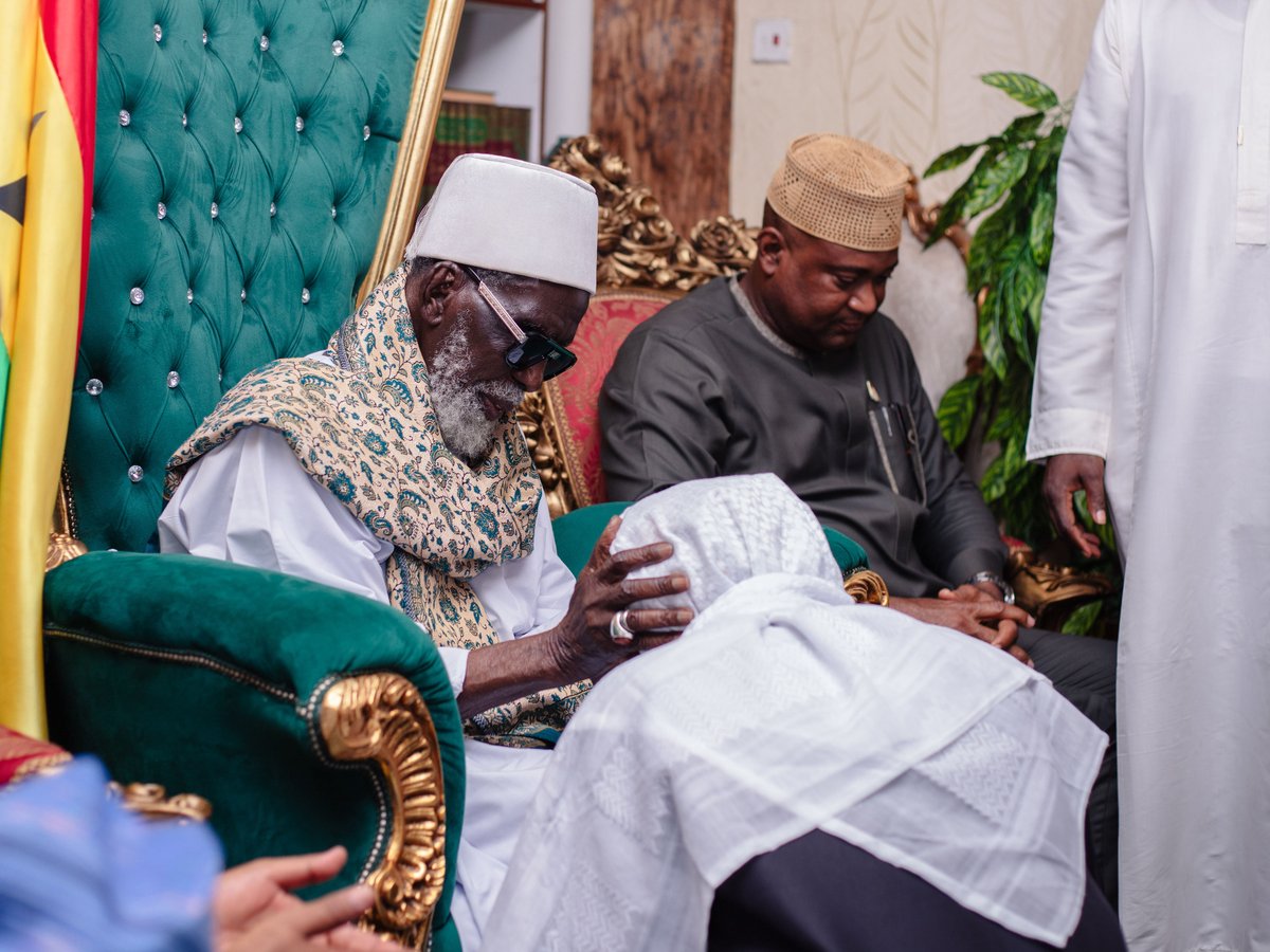 flypassionair's tweet photo. Ramadan Kareem from PassionAir 
We were honoured to visit and donate to the National Chief Imam, and grateful for the warm reception, prayers, and blessings.

Wishing our Muslim brothers and sisters a peaceful and fulfilling fast.

#RamadanKareem #FlyPassionAir #PassionAir https://t.co/Pj3o08ZIZa