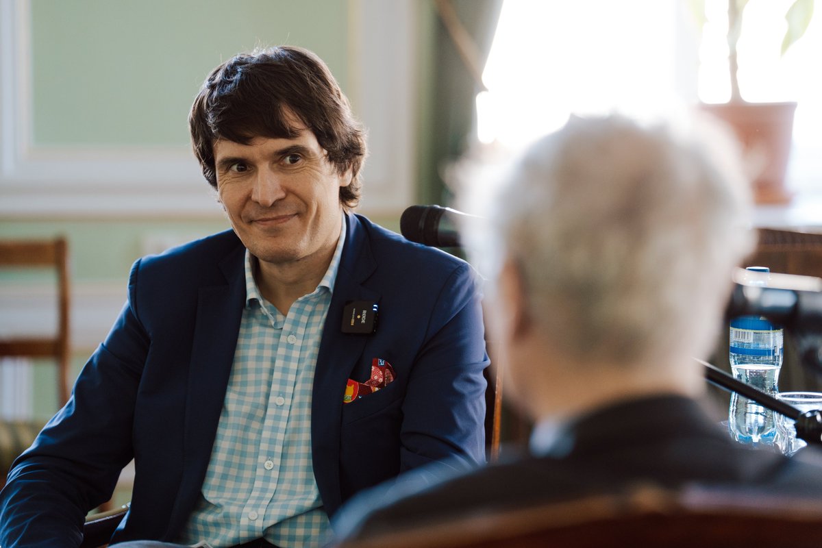 IMol_Institute's tweet photo. Knowledge vs. trust: Prof. Victor Ambros, 2024 Nobel Prize laureate shows how breakthroughs reshape science, while communication and public trust will shape its future.  

fot. Marcin Krokowski  

#IMol #PAN #ScienceCommunication https://t.co/9HJbMPaScc