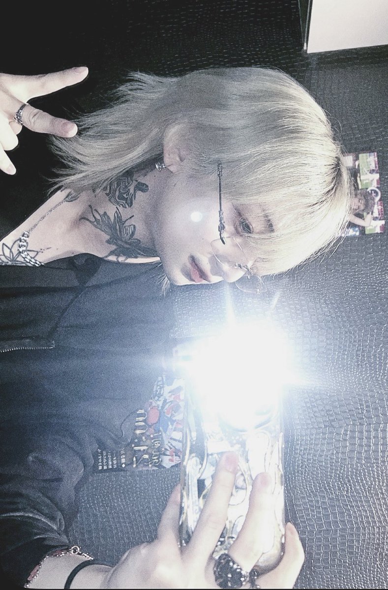 flashback (フラッシュバック) tweet media