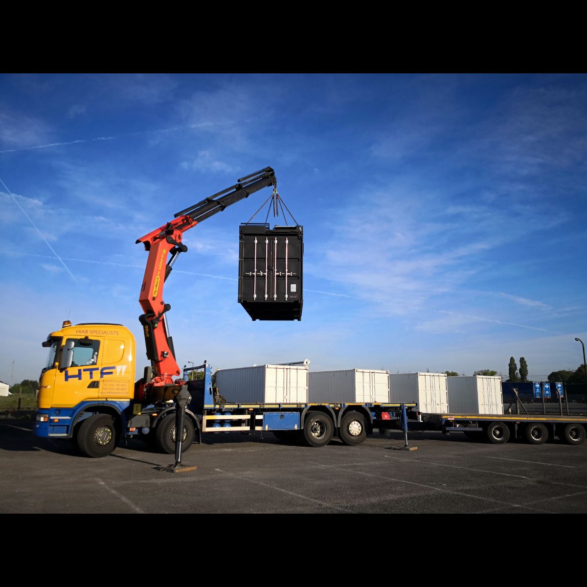 ContainerConve's tweet photo. Container delivery in progress.
• Loaded for transport
• Secured for stability
• Delivered ready for install

https://t.co/uULLf5mKK4

#BrandActivation #ShippingContainerConversions #ConvertedContainers https://t.co/e6xglSNosY