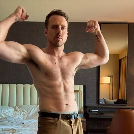 Gays For Trump tweet media