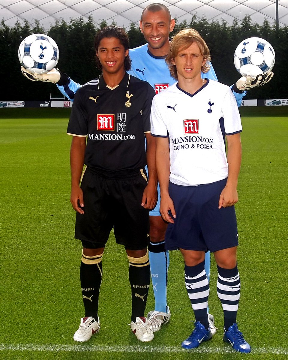 FourFourTwo tweet media