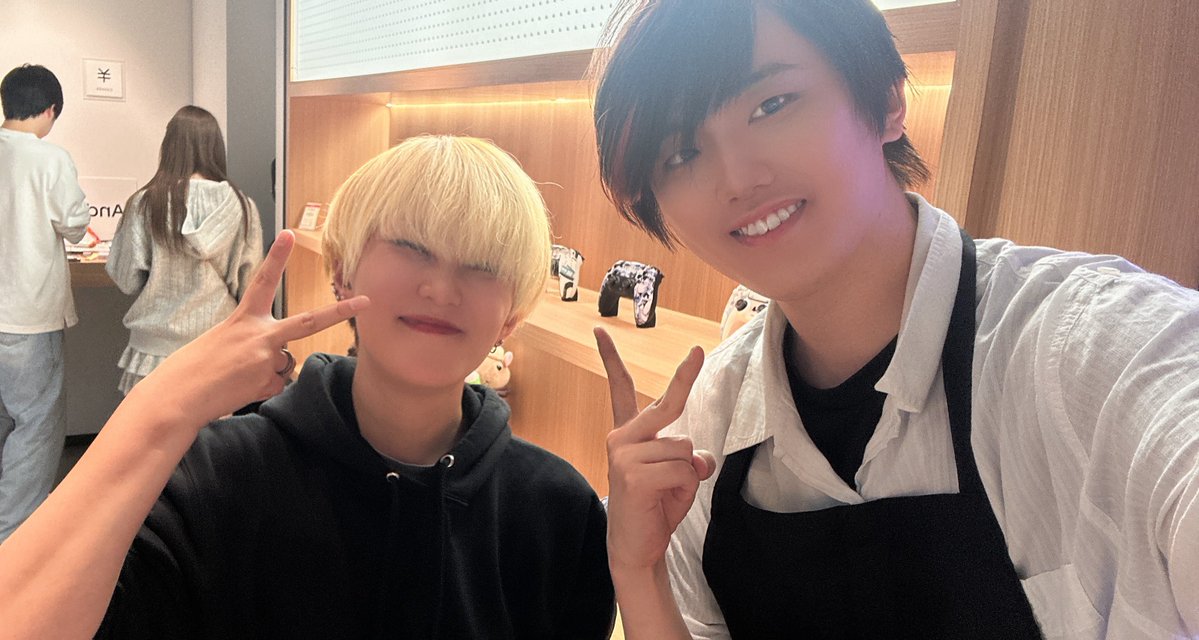 れぼはち tweet media