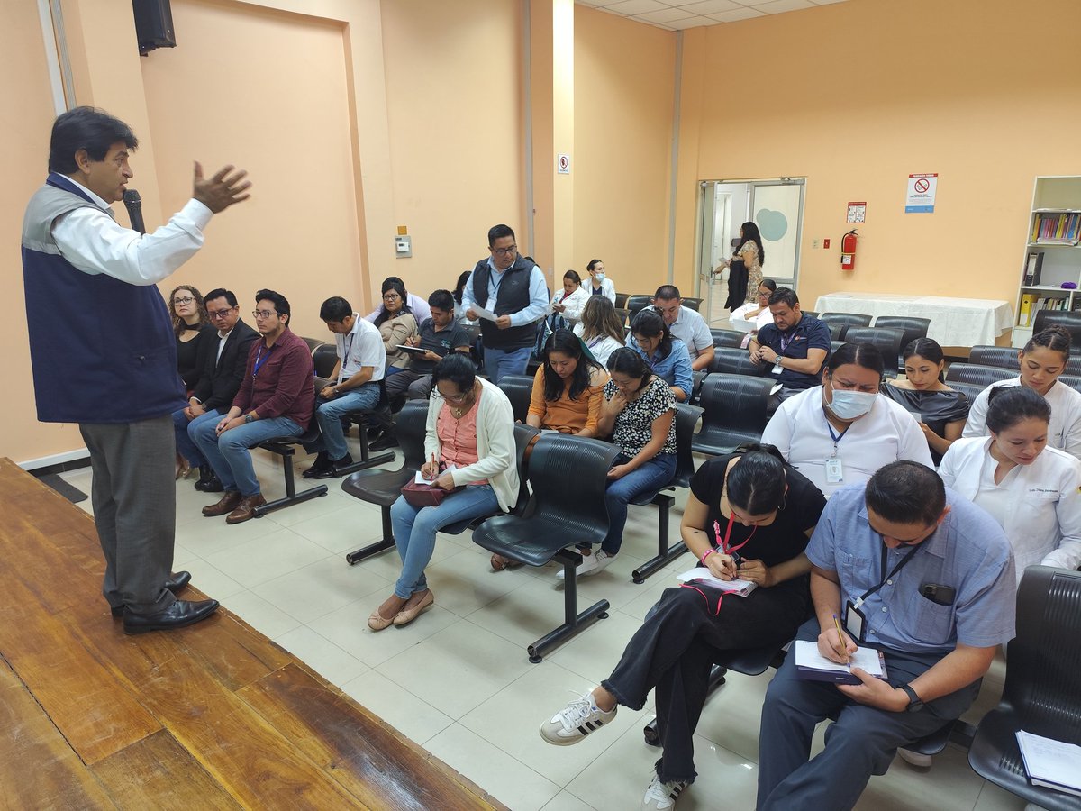 #ElNuevoEcuador|El <a href="/HGeneralMacas/">Hospital General Macas🇪🇨</a> 🏣, en coordinación con <a href="/IESSec/">IESS</a> de #MoronaSantiago, fortalece las capacidades del personal de salud con la socialización en prevención de accidentes laborales,enfermedades profesionales, riesgos psicosociales y mejorar la atención a los pacientes