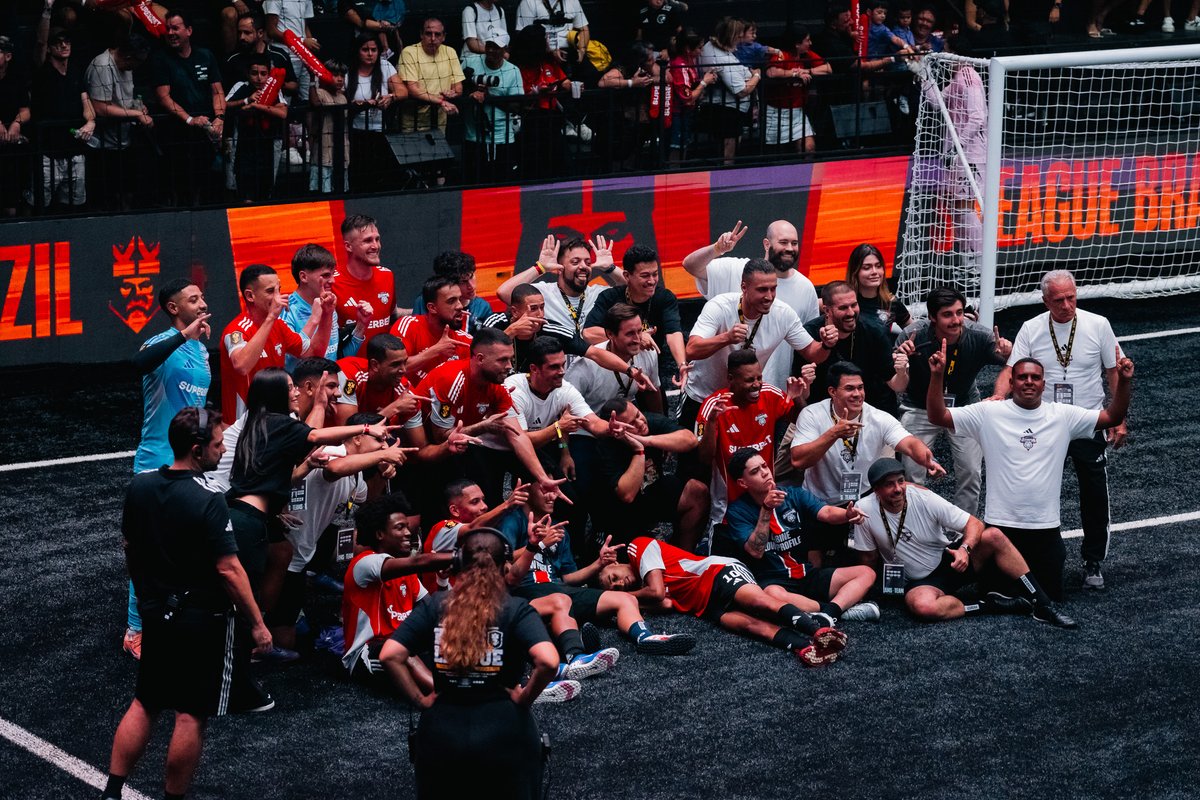 DesimpaiN tweet media