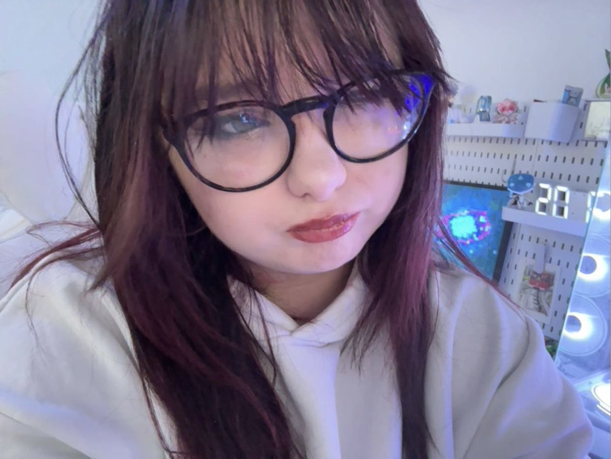 reese ☆ tweet media