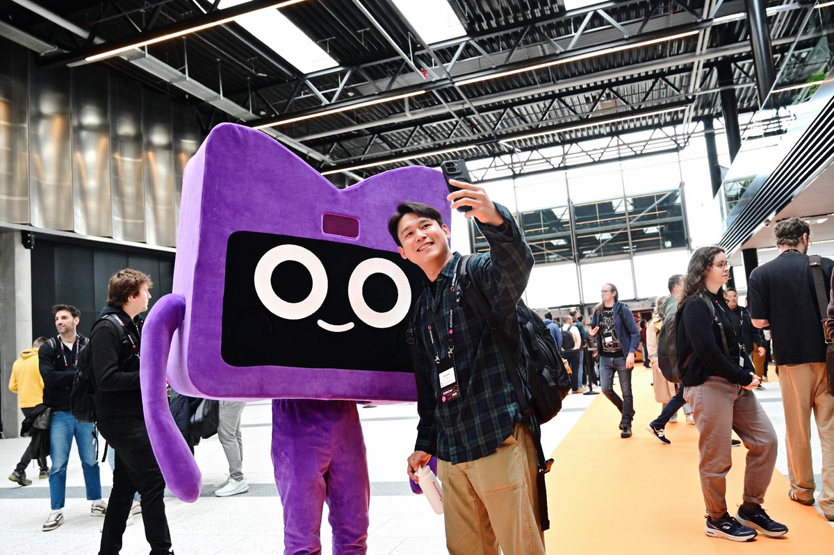 KotlinConf tweet media