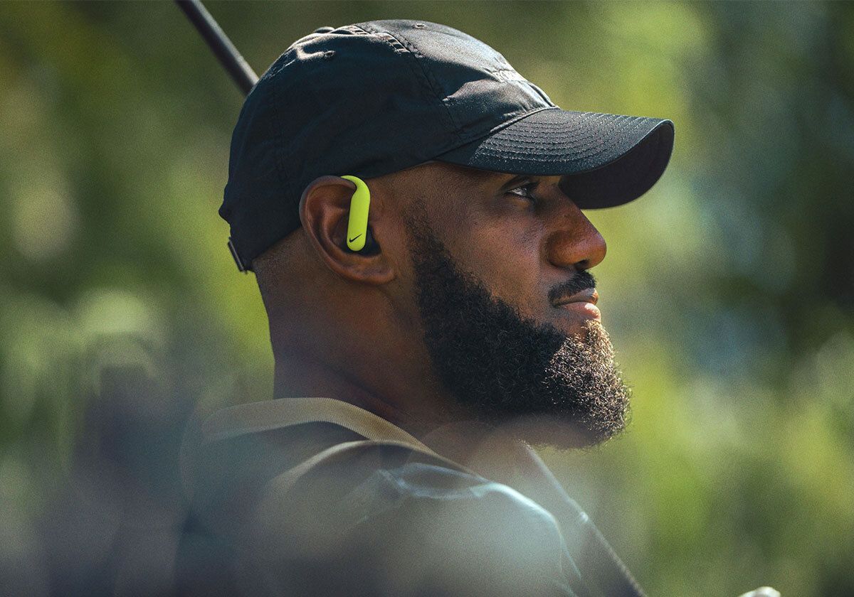 Sneaker News tweet media