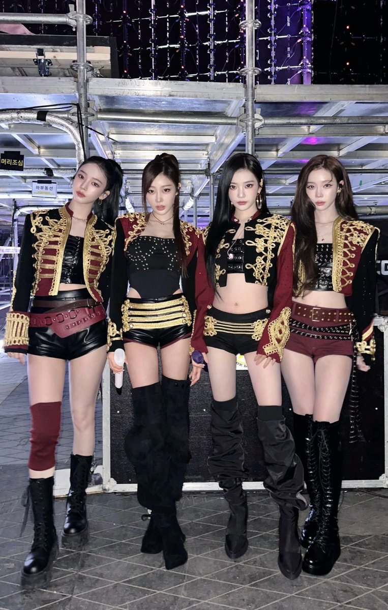 infoaespabr's tweet image. 🚨 AGORA: aespa é confirmado no Lollapalooza 2026!

O grupo se apresentará em Chicago. Lembramos que esse show é um termômetro para que elas possam se apresentar nas próximas edições de outros países (em 2027), sendo um deles o Brasil!