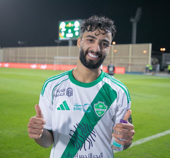 MnbrAlhilal's tweet photo. 🚨🚨🚨 عاجل:

غياب لاعب الأهلي صالح أبو الشامات عن مواجهة الهلال في نصف نهائي كأس الملك.

@ariyadhiah https://t.co/bMHWcT9eac