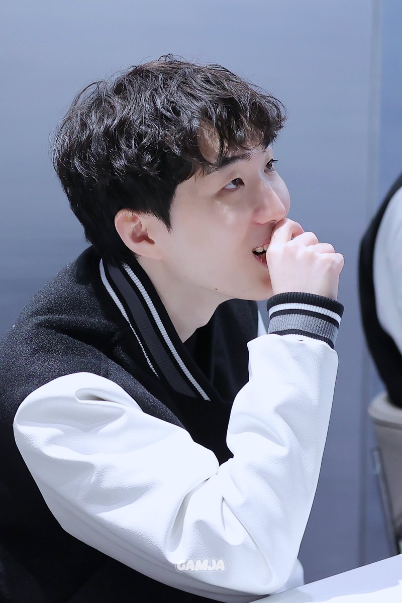 깜자^w^ tweet media