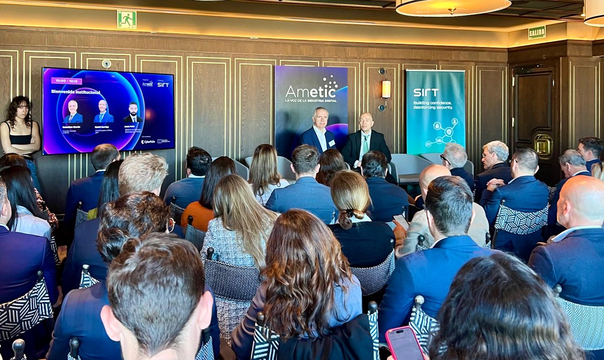 AMETIC_es's tweet photo. 🔐 Hoy hemos celebrado un nuevo encuentro tecnológico de AMETIC, centrado en un tema clave: la ciberseguridad en sectores estratégicos, en colaboración con SIRT y en el marco del proyecto @CyberHubs_EU.

🏛️ La jornada ha comenzado con la bienvenida institucional de @CelestinoGR (AMETIC), junto a David Garriga (SIRT) y Jesús Feliz (@INCIBE), poniendo sobre la mesa una idea clara: la ciberseguridad ya no es solo un reto técnico, sino un elemento estratégico para la resiliencia de nuestra economía, con impacto transversal en todos los sectores.

💬 A continuación, hemos contado con una mesa redonda moderada por @javierzubieta (AMETIC), en la que han participado David Garriga (SIRT), Jesús García del Valle (@bancosantander España), Karen Velandia (@Aon_Espana), Daniel Castaño (@renaultgroup) y Jesús Feliz (INCIBE).

🧠 Un debate muy enriquecedor en el que, además de analizar los principales retos —como el aumento de la sofisticación de las amenazas o la protección de infraestructuras críticas—, se han compartido ejemplos concretos de iniciativas y proyectos en marcha, aportando una visión práctica y aplicada desde distintos sectores.

#Ciberseguridad #SectoresEstratégicos #AMETIC #CyberHubs