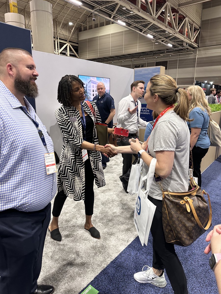 Signature Aviation tweet media