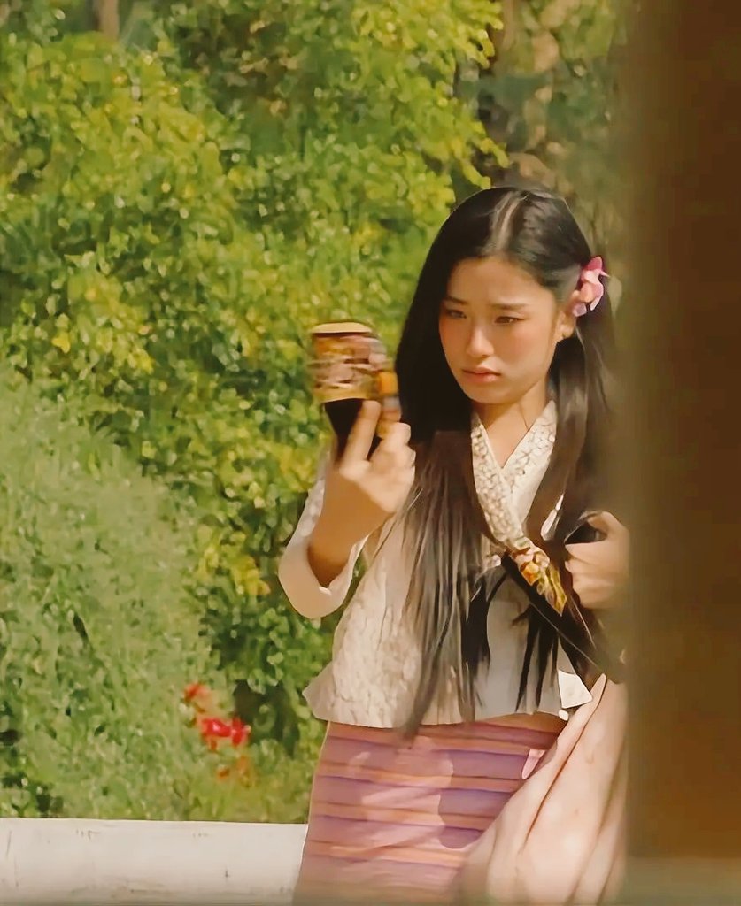 KennyEdwards413's tweet photo. Tu (Fong Nuan) and her almost 
First Love♡, Nanon (Prince Saen Thep)🌻🍂

"Ullavee's broken story🍁🌠" 

#ScarletHeartTH
#mynameisnanon
#tontawan https://t.co/rimOmym0Jr
