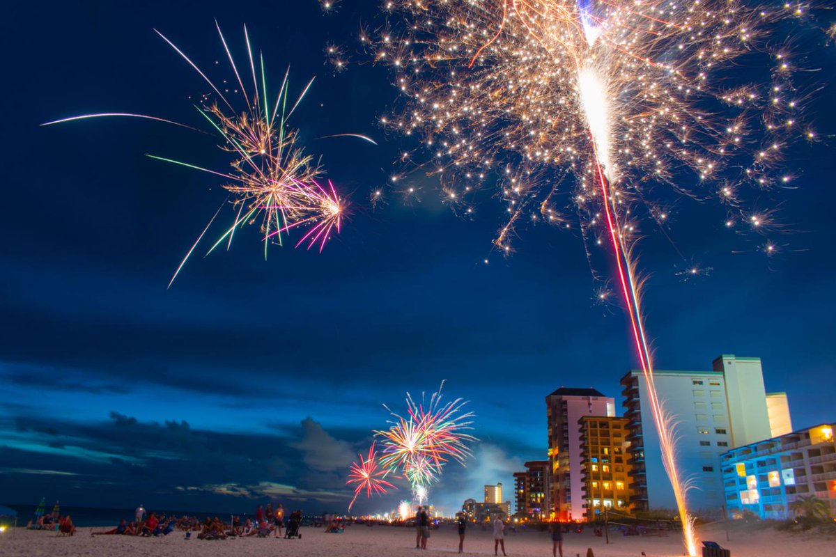 Rogpcb's tweet image. 4th of July in Panama City Beach hits different 🇺🇸🎆

Best spots to watch fireworks:
• Pier Park (biggest show)
• Grand Lagoon (local favorite)
• The beach (honestly anywhere)
skip the crowds and watch from your beach access 👀
#PanamaCityBeach #PCB #4thOfJuly #Fireworks