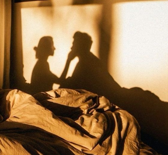 THIS SCENE FROM THE MV OH MY GOD I REALLY THOUGHT THATS A BTS MEMBER