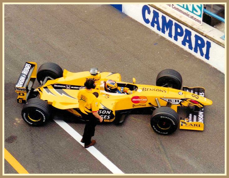 MonettiDario's tweet photo. @pjlm2 @Rinoire @sanwebal @gmracingblue @ColinBull24 @jim_knipe @jeffjthompson @juanxj56 @KrisVanD2 @KouichiKawata @ren_119 @EightMike @orsoladelzenero @Oscarol95842891 @917Delaney @HDufus @DiaboloKesta @munimula51 @GordonMercedes9 @jlcooke99 @ChCo32689983 Monza 1999, win for Jordan and for @frentzen_hh #JordanF1 #STPatricksday https://t.co/0uX4OYfHmw