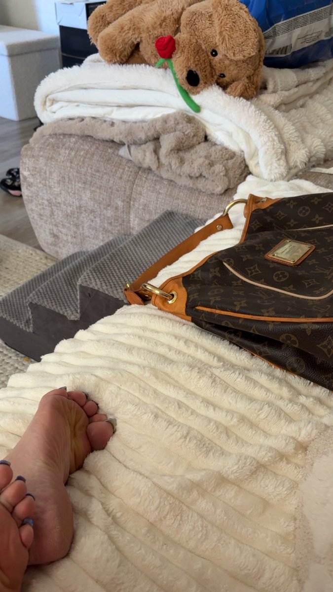 Reine DI 69 🇮🇹 tweet media