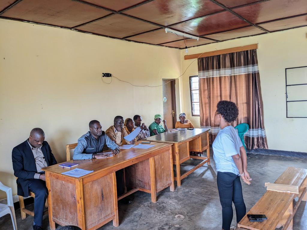 Uyu munsi muri <a href="/GisagaraDistr/">Gisagara District</a> gahunda yo gutoranya imishinga y'#Urubyiruko izaterwa inkunga muri gahunda yo #kuremera_program 2025-2026 yakomeje mu mirenge, aho hatoranya imishinga y'Urubyiruko myiza kurusha Indi izaterwa inkunga ya 300,000 Rwf yo kongera igishoro. <a href="/jnabdallah/">UTUMATWISHIMA</a>