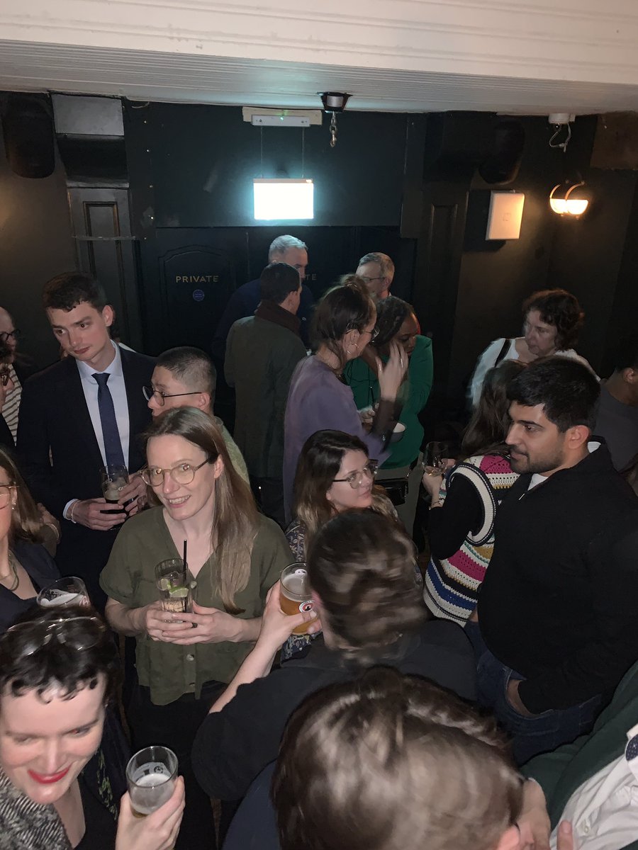 Mainstream tweet media