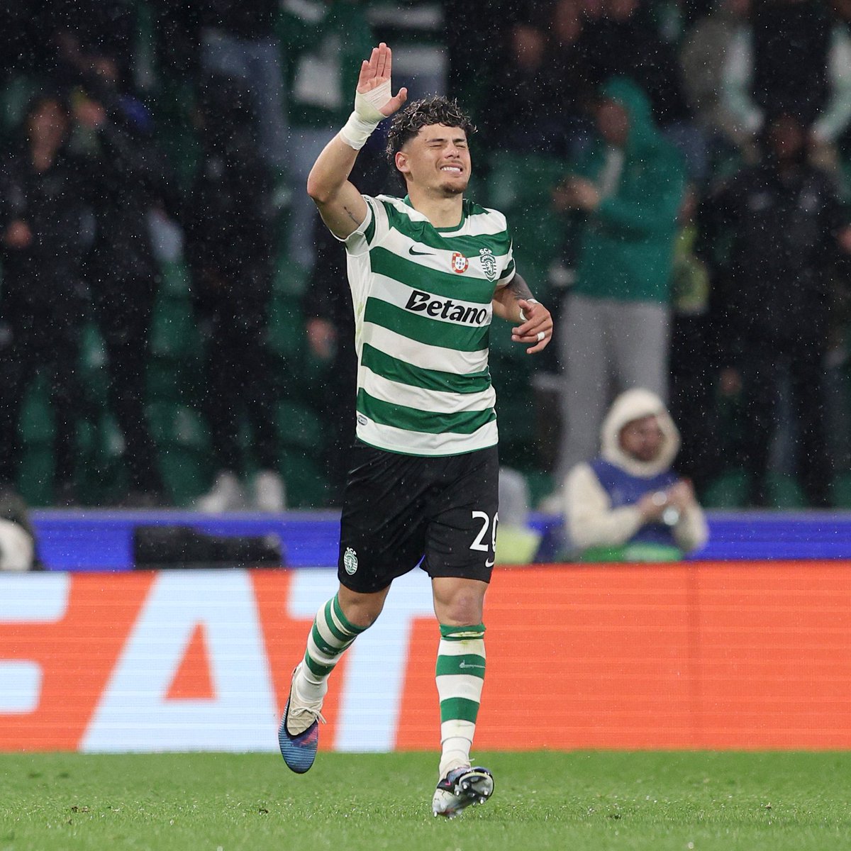 🇺🇾 Héroe Maxi Araújo en Lisboa 🤩

#UCL