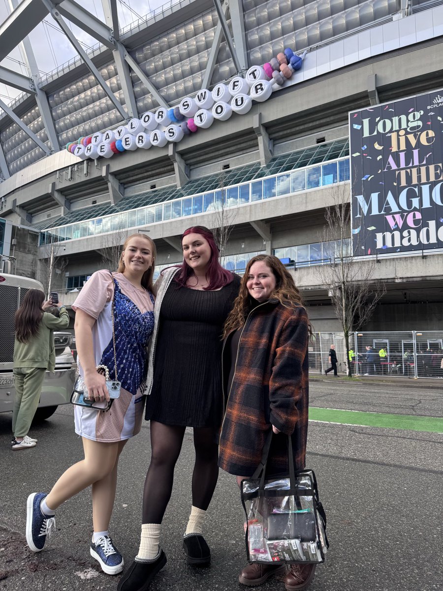 belovedghostnme's tweet photo. @taylornation13 @taylorswift13 I remember it all too well ❤️‍🩹🥺 #TSTheErasTour https://t.co/9ftFeznZXz