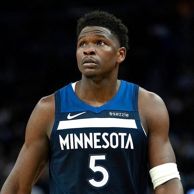 LakeShowYo tweet media