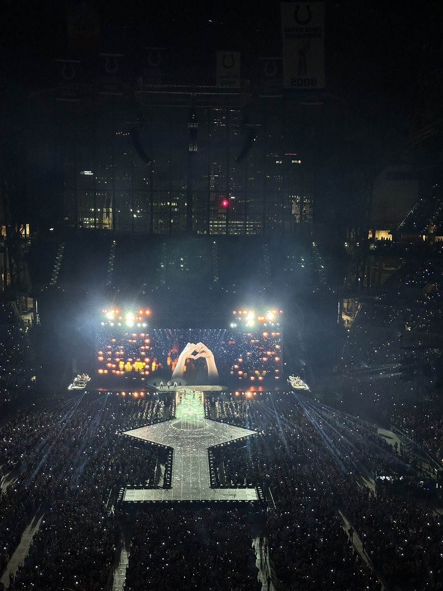 safeandsoundhan's tweet photo. @taylornation13 @taylorswift13 long live the eras tour 🥹🫶🏼 #TSTheErasTour https://t.co/BSiKsCxvFm