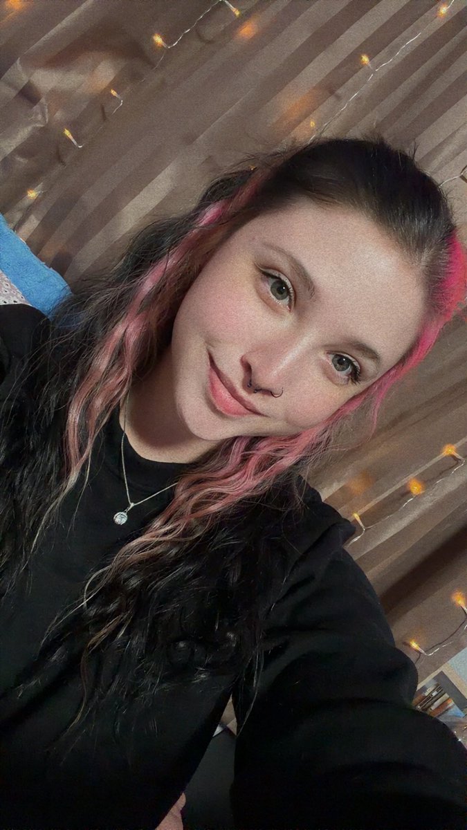 Ash 🌸 tweet media