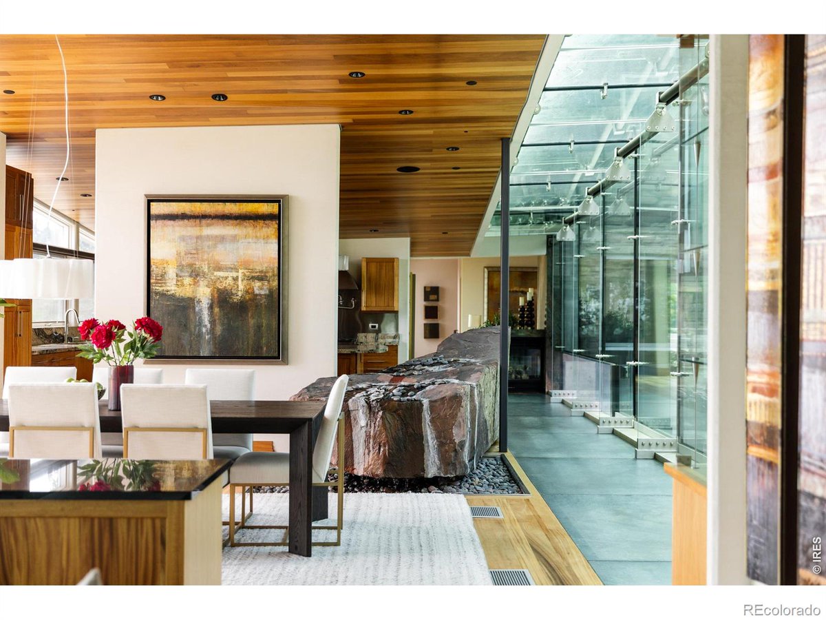 LuxuryRealEstate.com tweet media